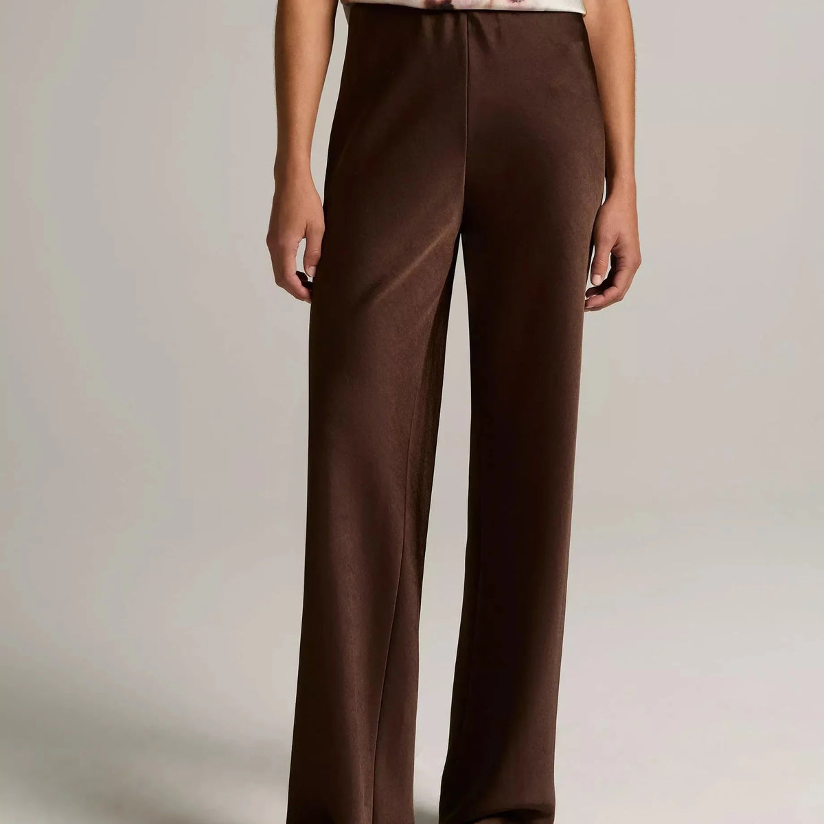 Women's drapey wide leg trousers