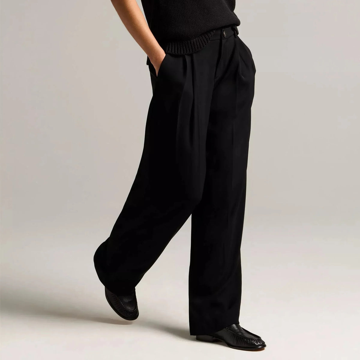 Women's low rise draped wide leg trousers
